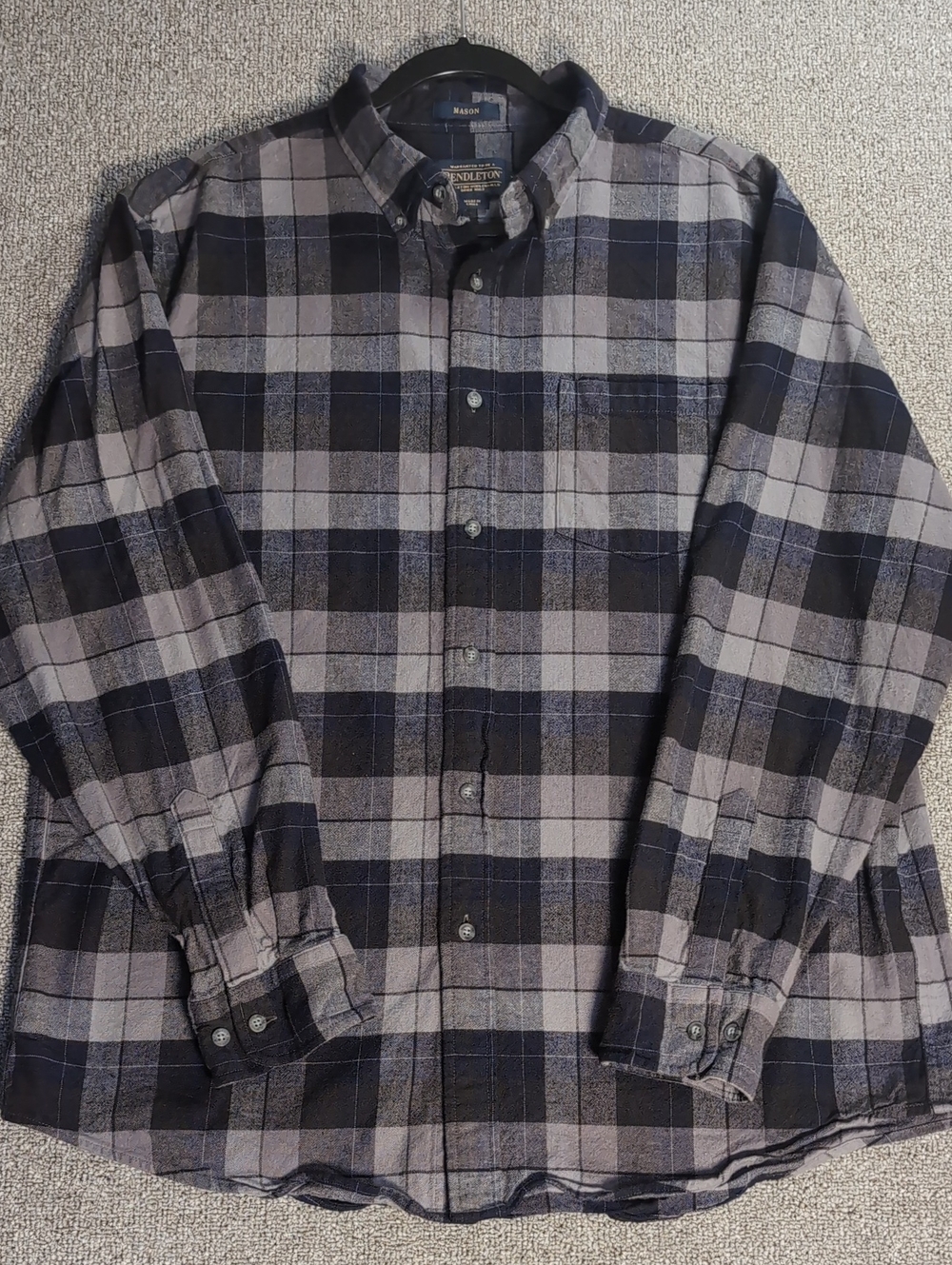 Pendleton Mason Classic Flannel Size XL in Black/Gray Plaid